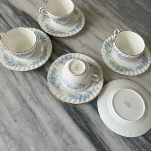 Minton, Belbrachen pattern 4 tea cup and 5 saucers. Blues and white